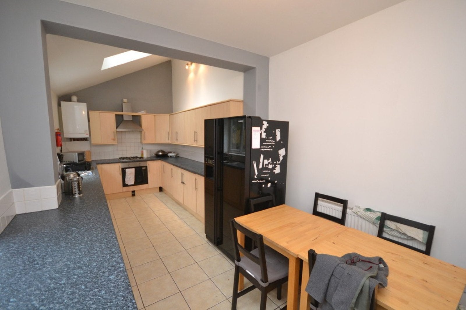 Room Elmsthorpe Avenue in Nottingham