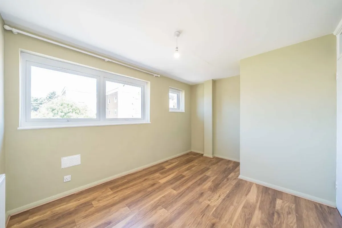 House Aplin Way in Greater London