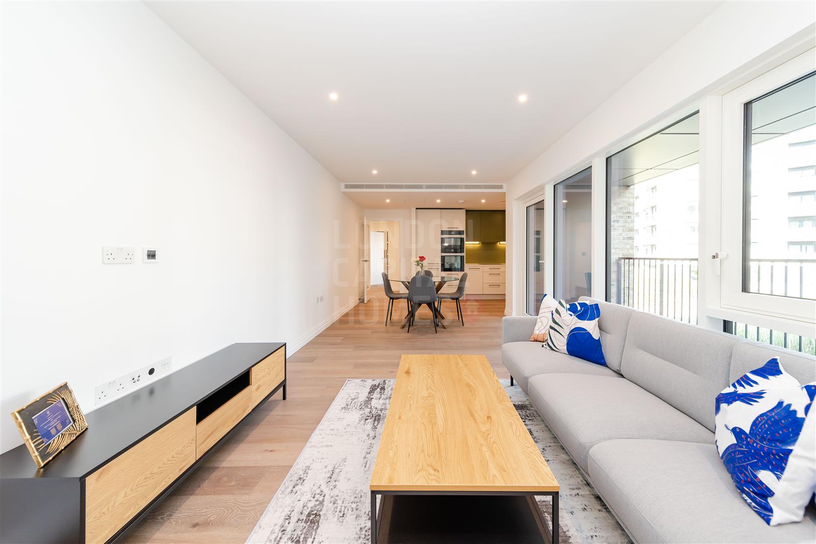 Flat Lockgate Close in London
