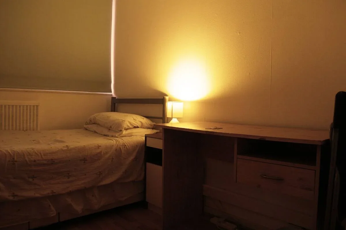 Room Roland Way in Greater London