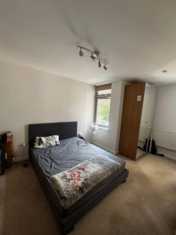 Room Salton Square in Greater London