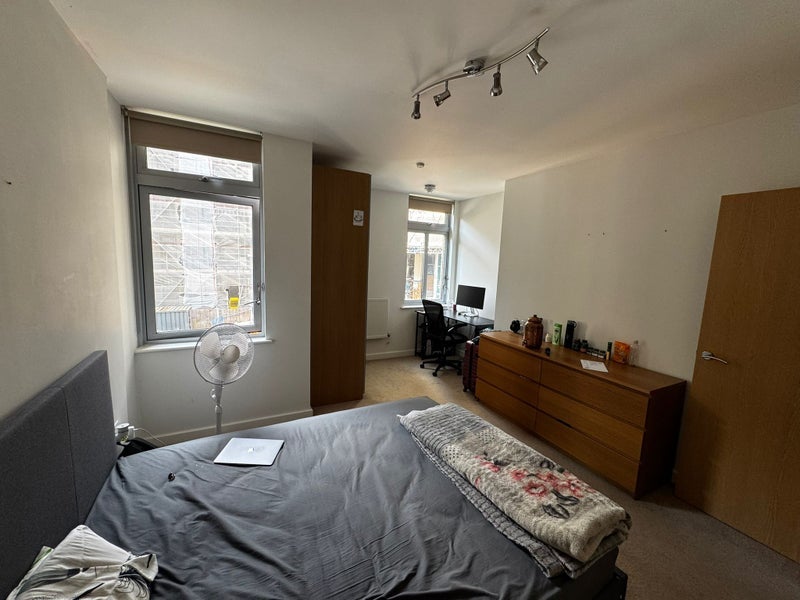 Room Salton Square in Greater London