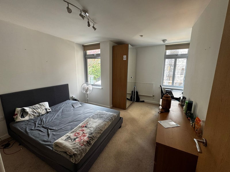 Room Salton Square in Greater London