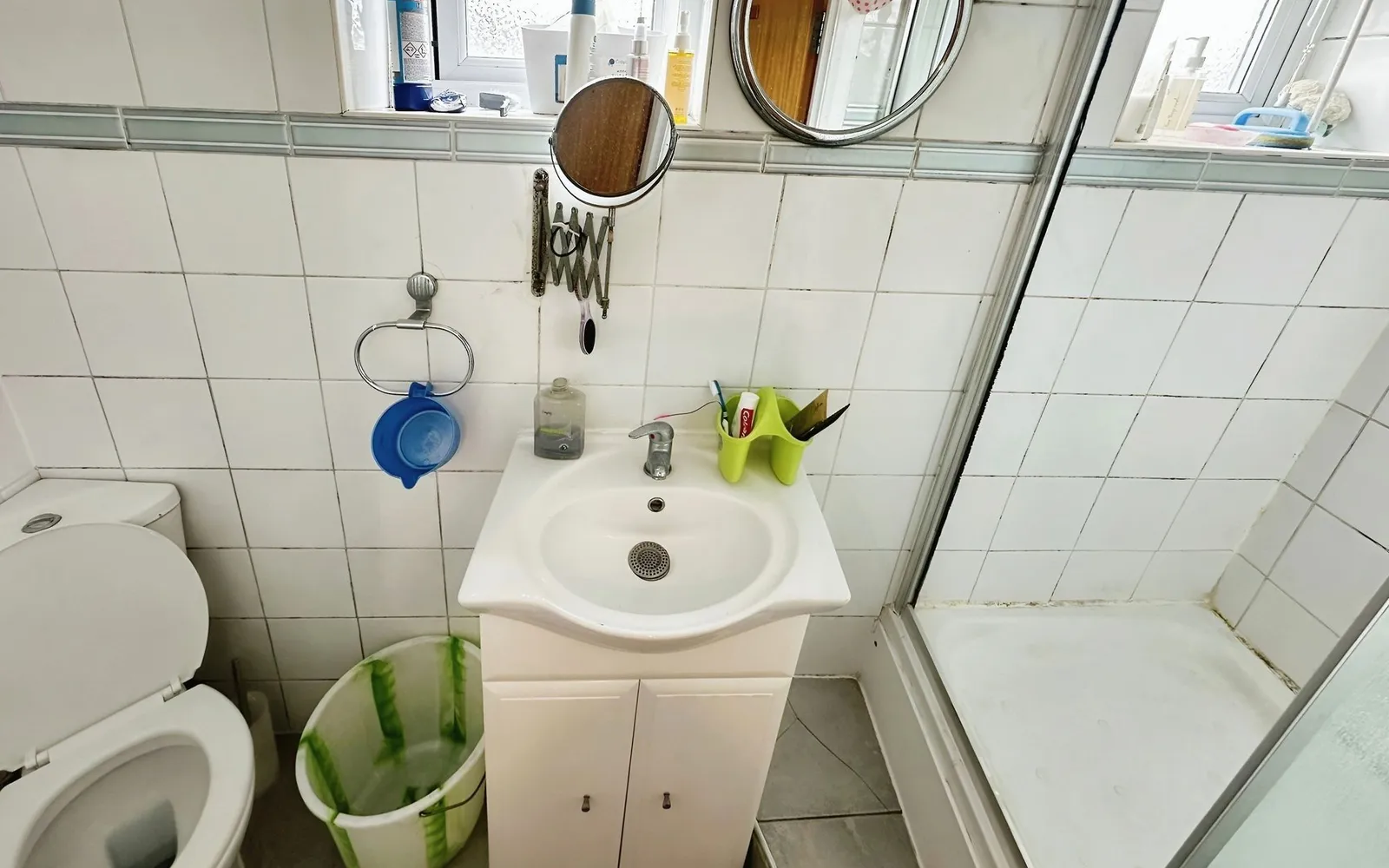 Room Kenton Road in Greater London
