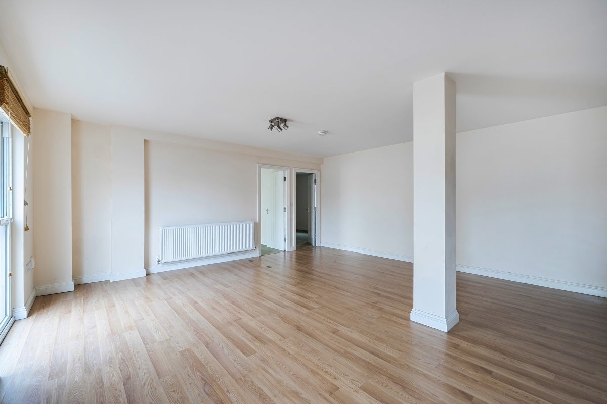 Flat Albion Street in Cheltenham