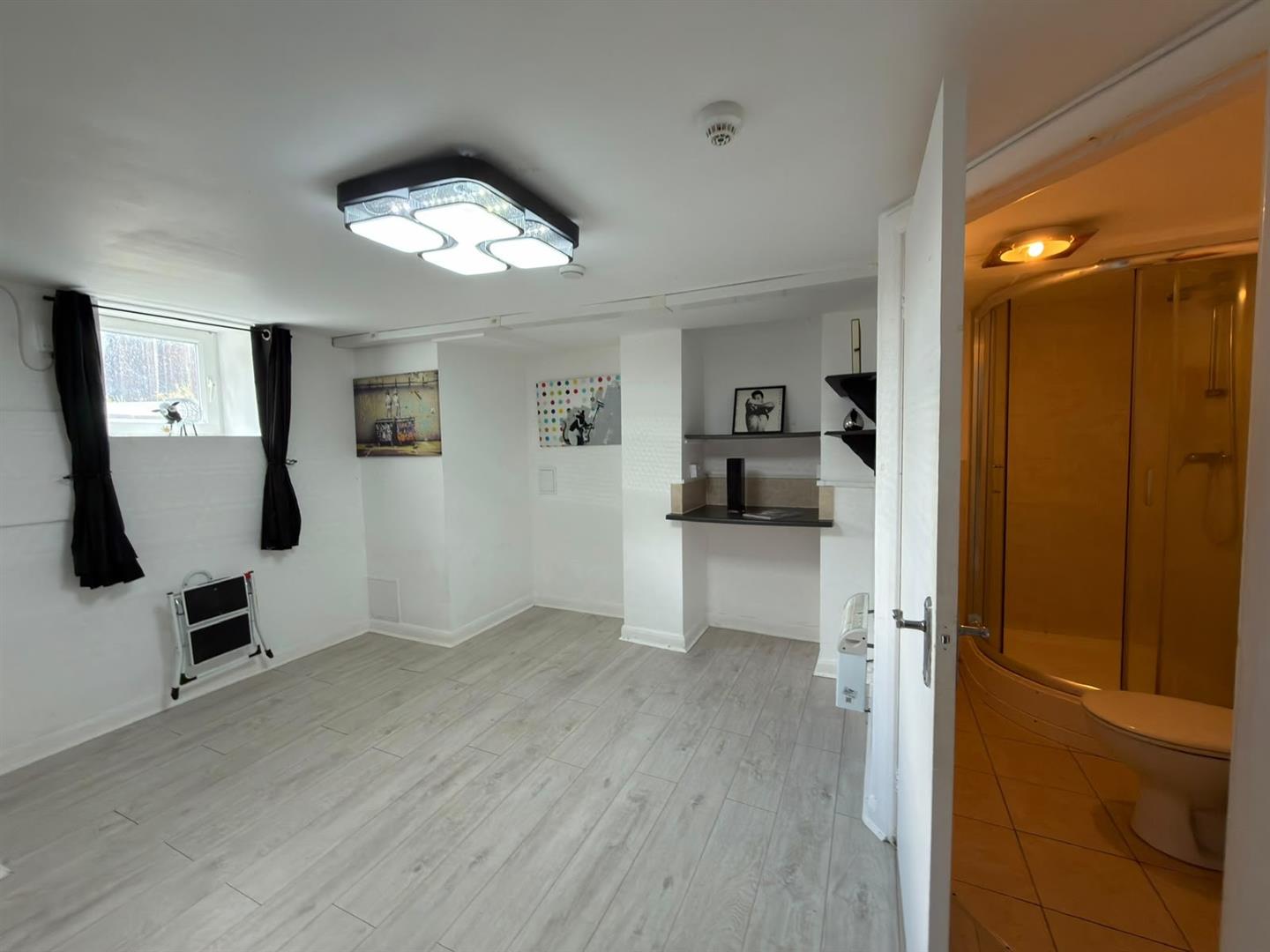 Flat Austhorpe Road in Leeds