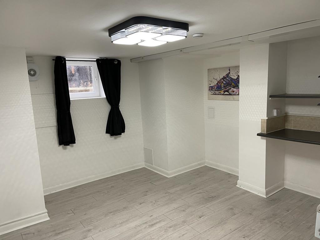 Flat Austhorpe Road in Leeds