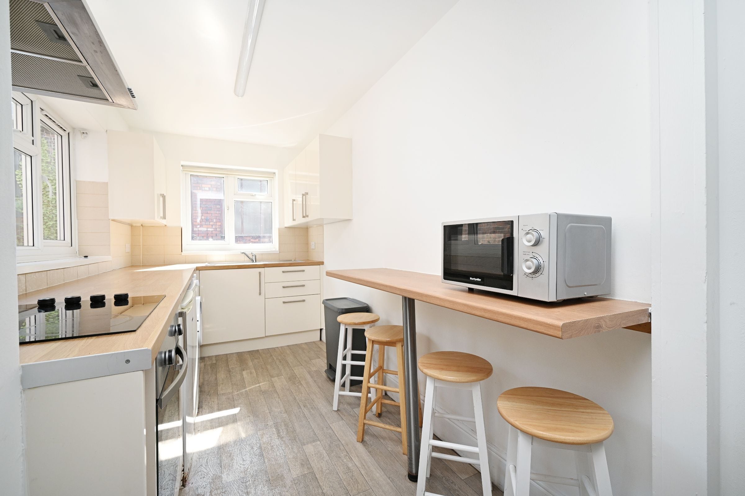 Room Rosedale Road in Sheffield