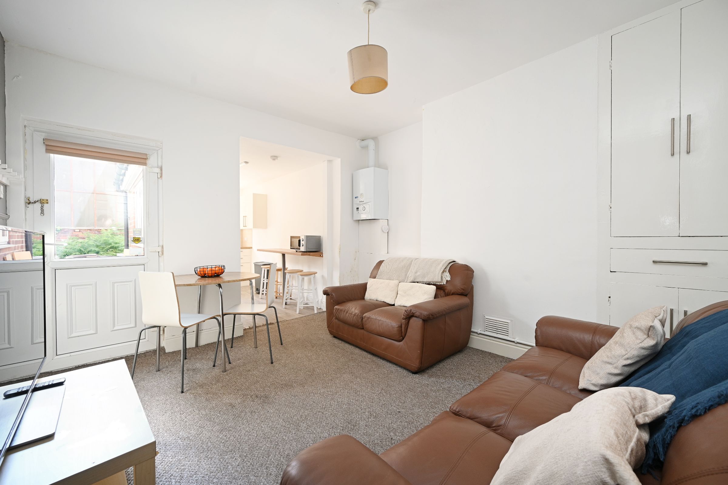 Room Rosedale Road in Sheffield