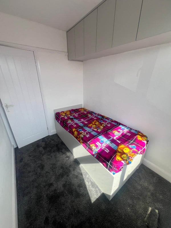 Room Compass Road in Leicester