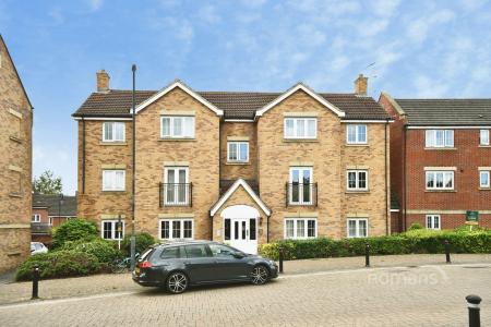 Flat Torun Way in Blunsdon St Andrew