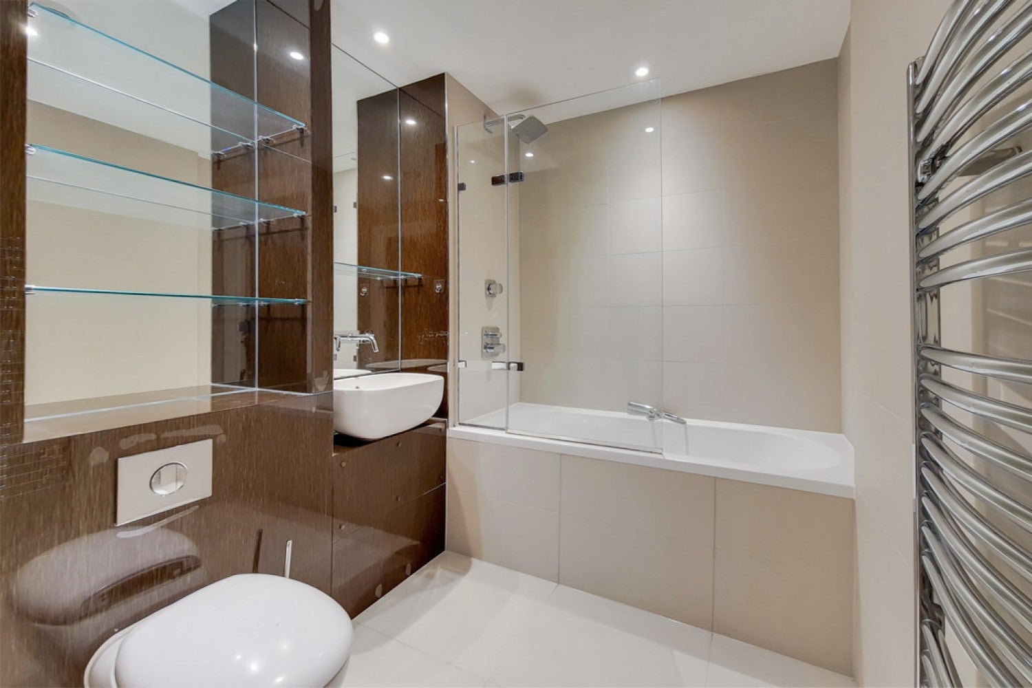 Flat Skerne Road in Greater London