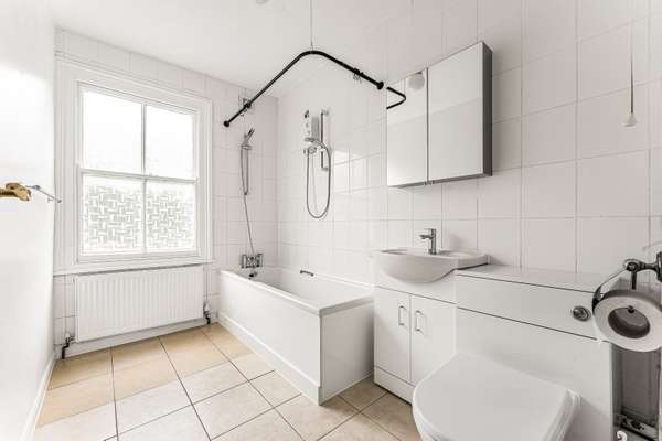 Flat Burdett Road in Greater London