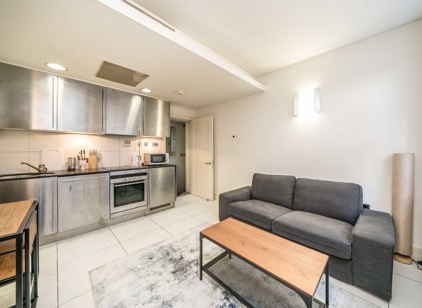 Flat Dunraven Street in City of Westminster