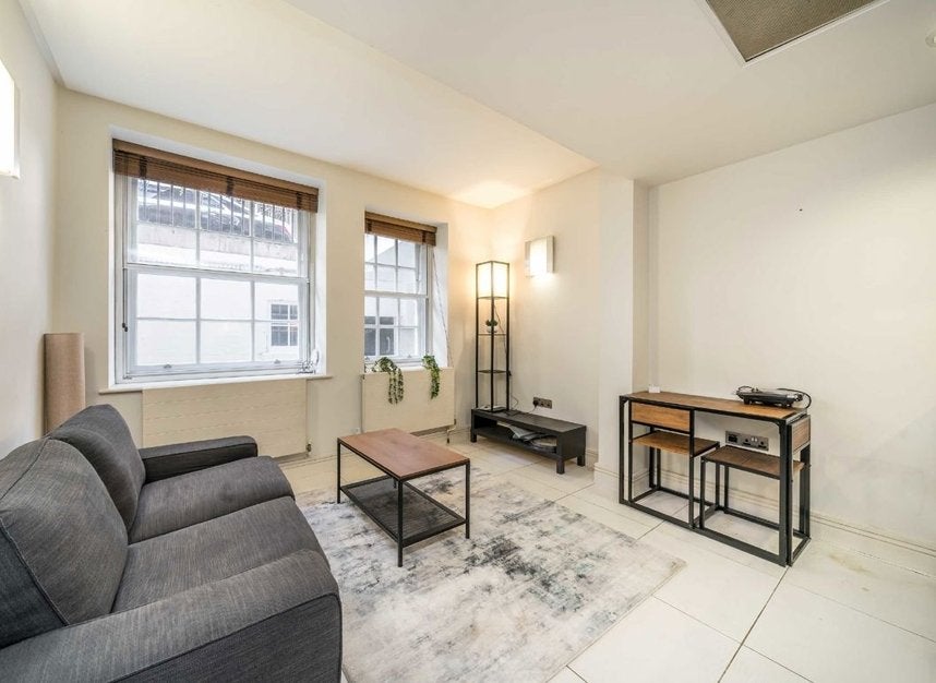 Flat Dunraven Street in City of Westminster