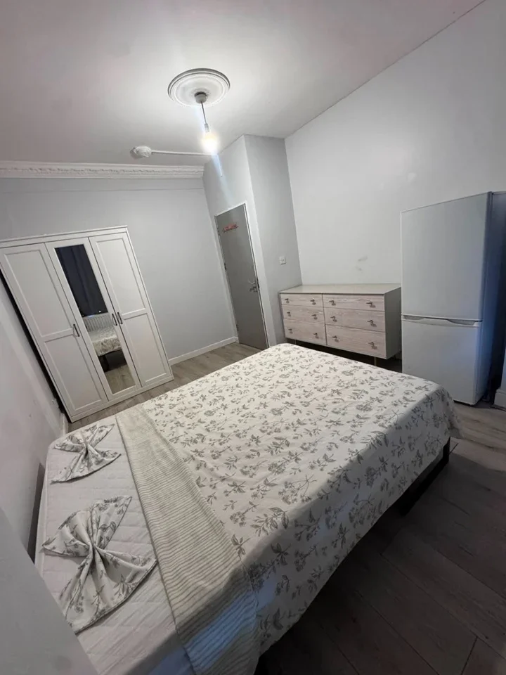 Room Arragon Road in Greater London
