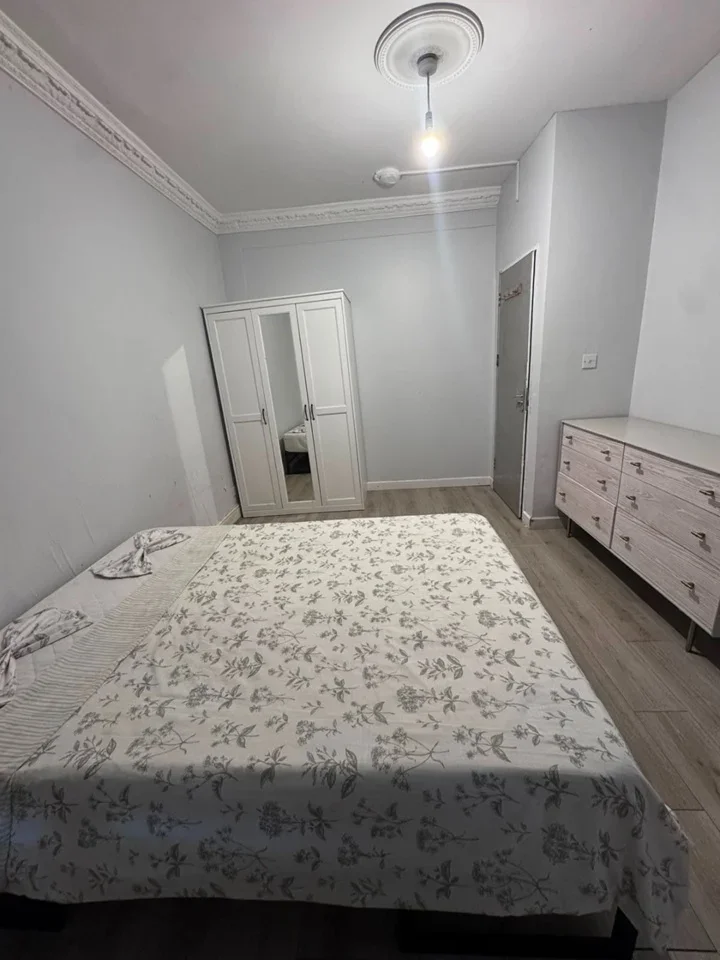 Room Arragon Road in Greater London