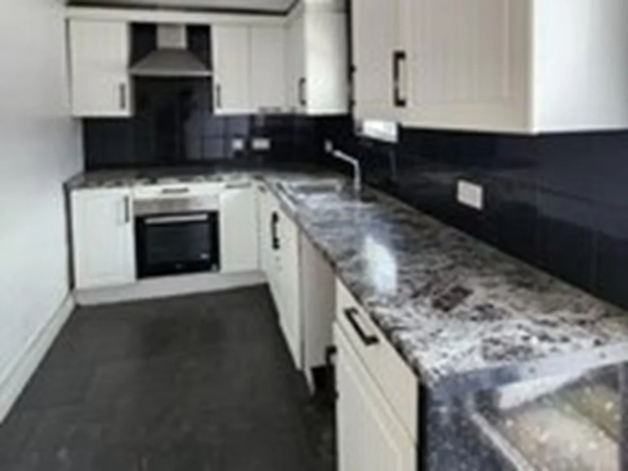 Room Arragon Road in Greater London