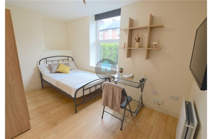 Flat Bolingbroke Street in Newcastle upon Tyne