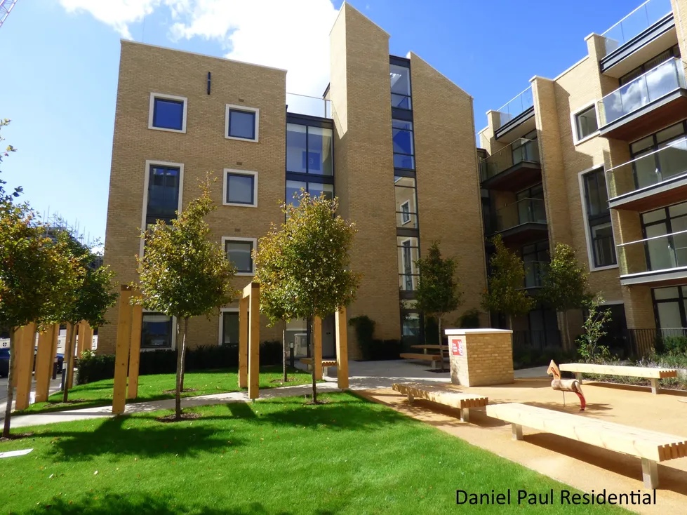 Flat Northfield Avenue in Greater London