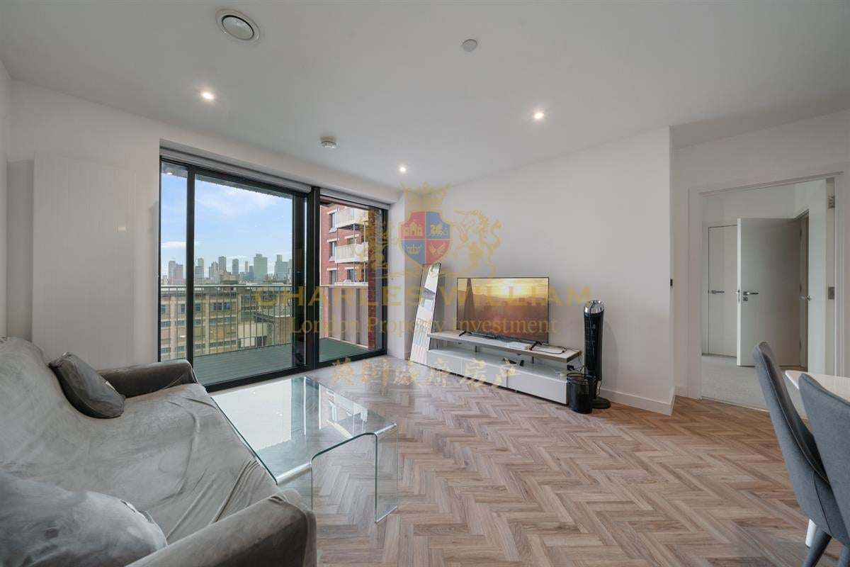 Flat Gillender Street in Greater London