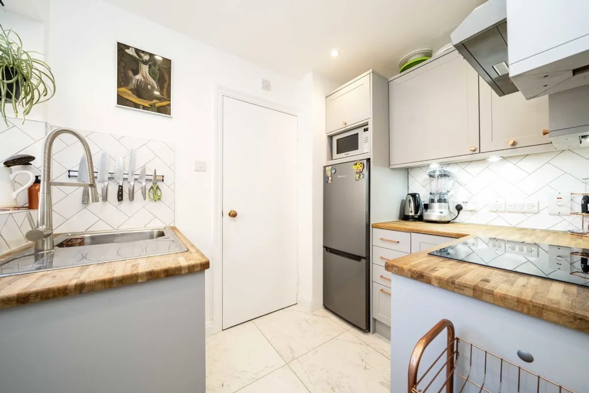 Flat Annandale Road in Greater London