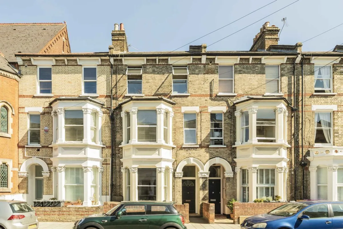 Flat Annandale Road in Greater London
