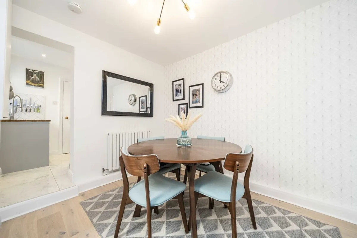 Flat Annandale Road in Greater London