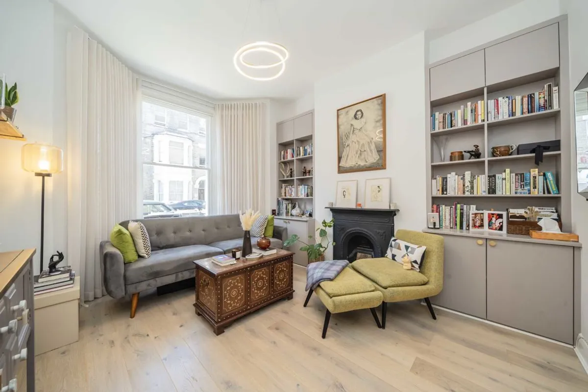 Flat Annandale Road in Greater London