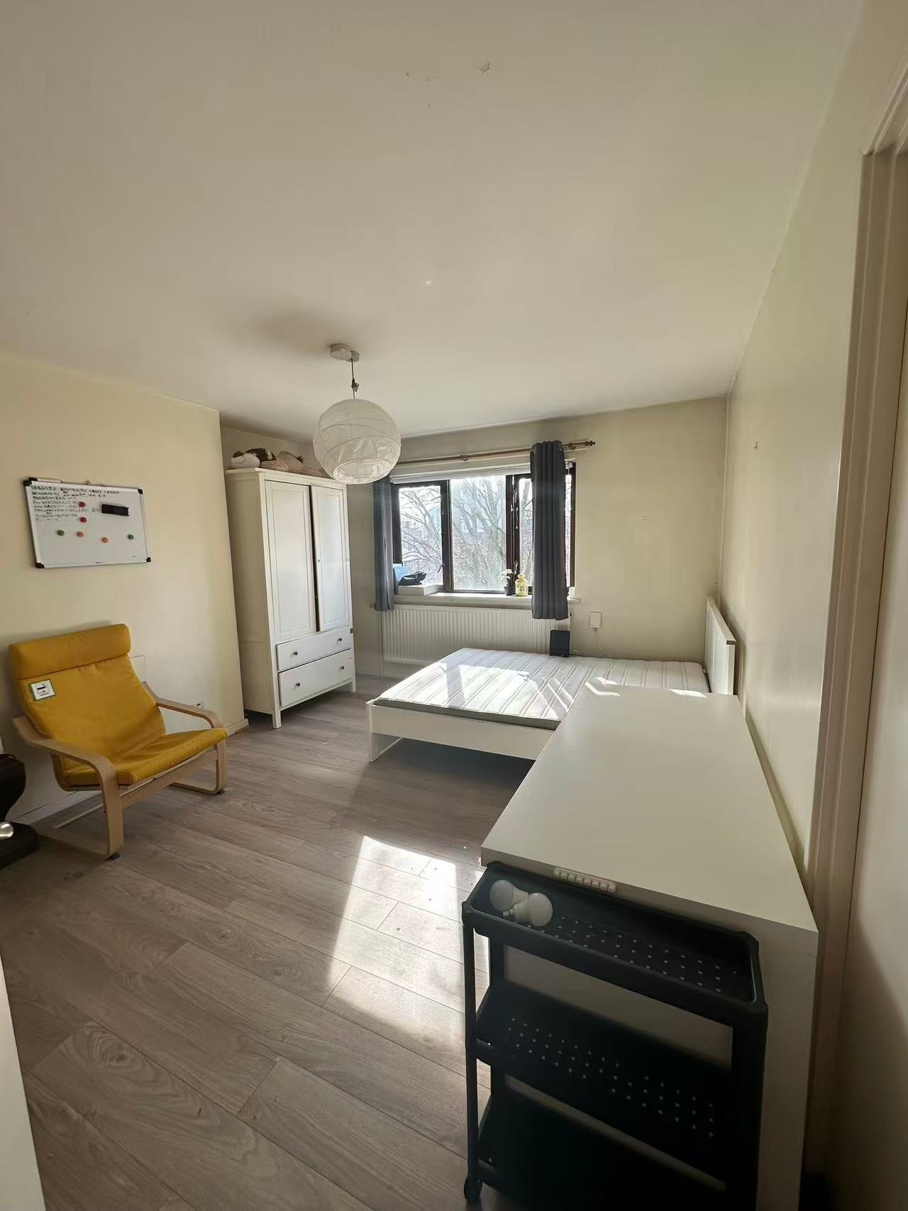 Flat Tiber Gardens in Greater London
