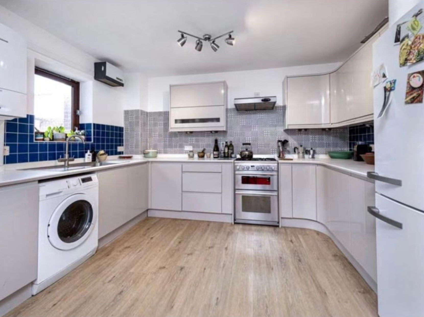 Flat Tiber Gardens in Greater London