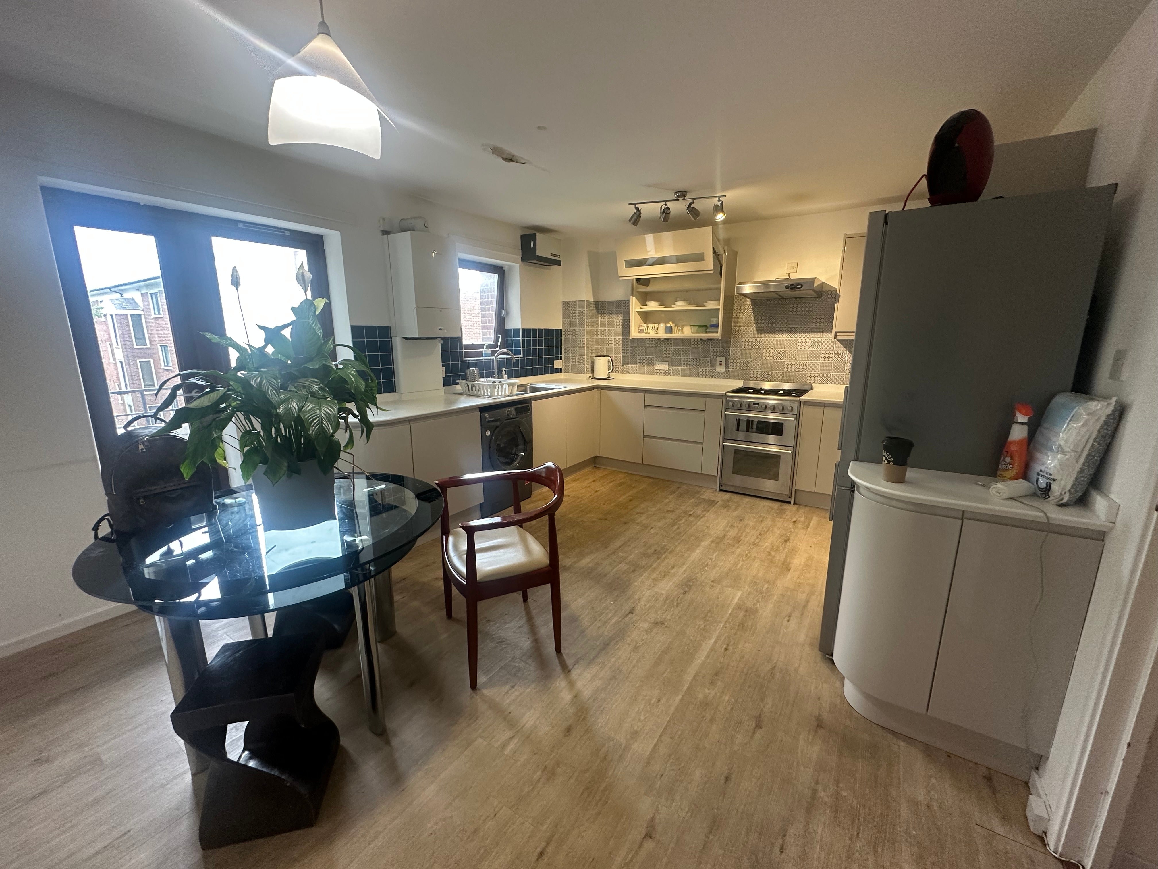 Flat Tiber Gardens in Greater London