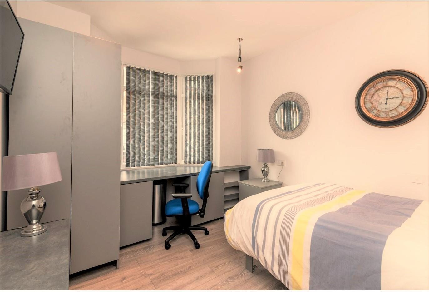Room Dawlish Road in Birmingham