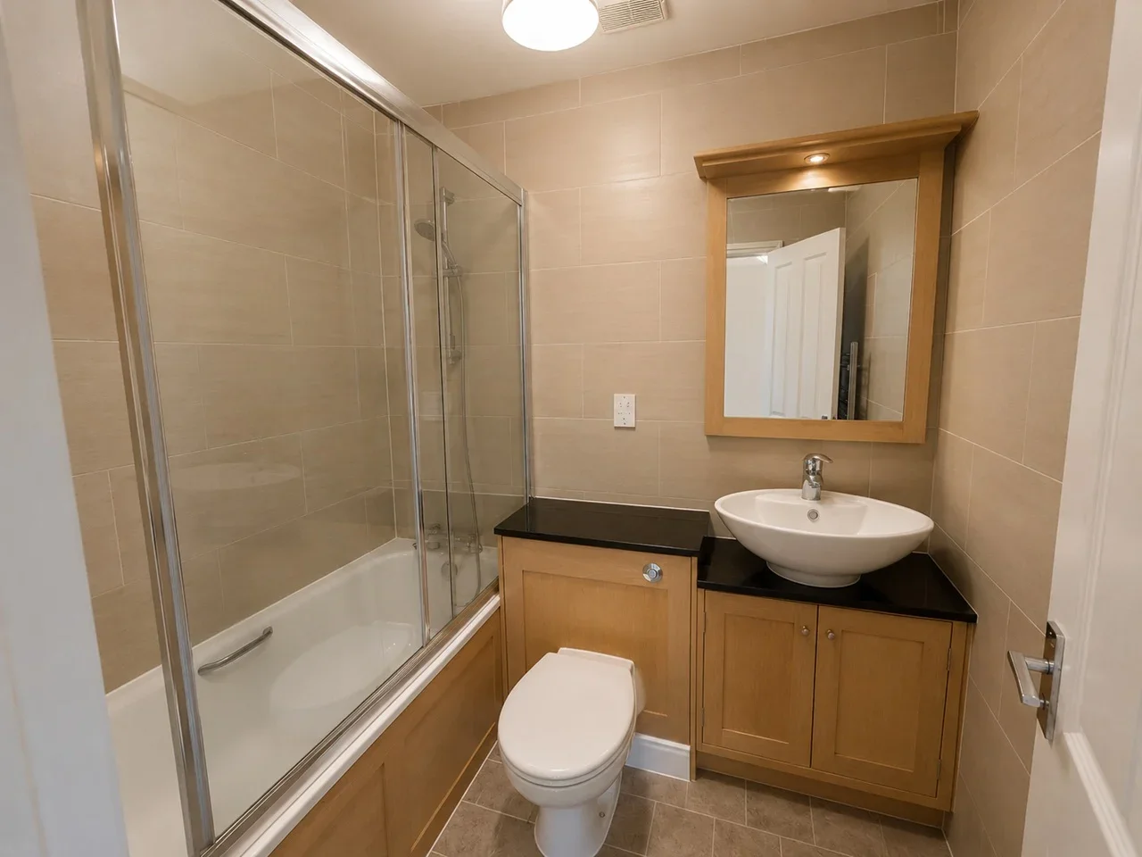 Room Wood Lane in Greater London