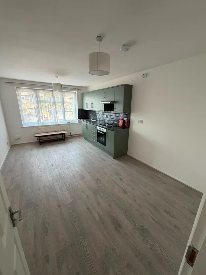 Flat Windsor Road in Greater London