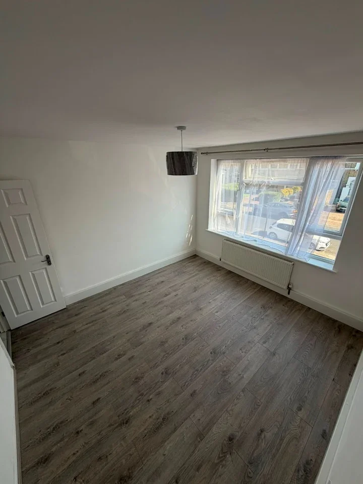Flat Windsor Road in Greater London