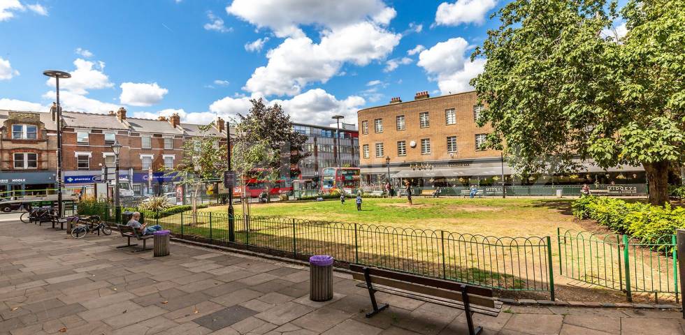 Flat Parkway in Greater London