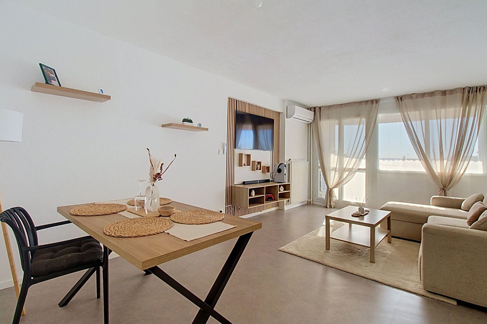 Flat Place de Provence in Vitrolles