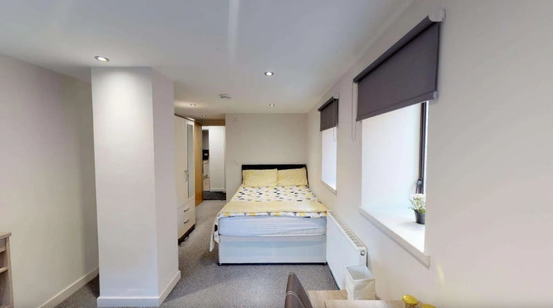 Room St Peter's Close in Sheffield