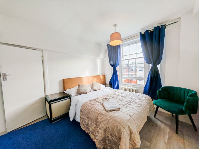 Room Edgware Road in City of Westminster