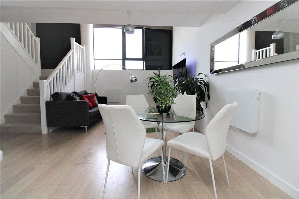 Flat Durnsford Road in Greater London