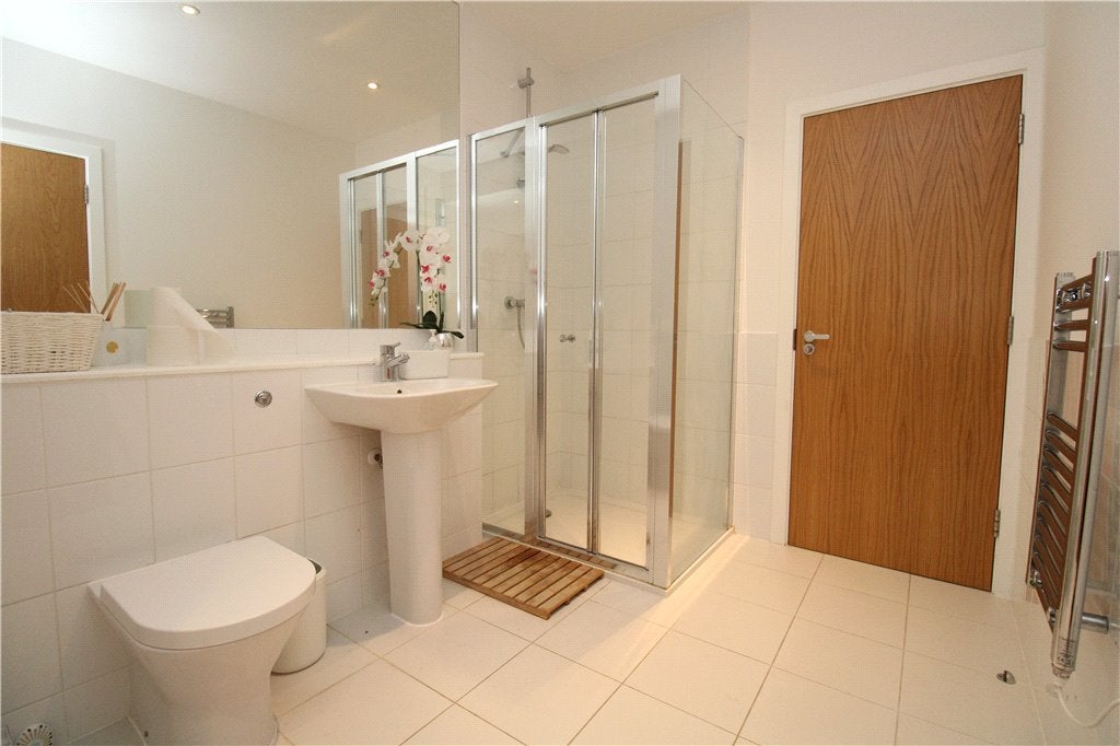 Flat Durnsford Road in Greater London