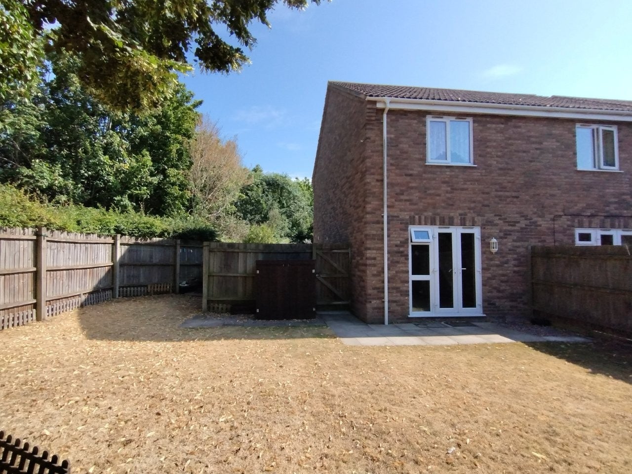House Railway Close in South Holland