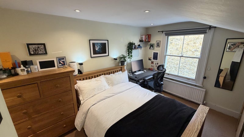 Room Fontarabia Road in Greater London