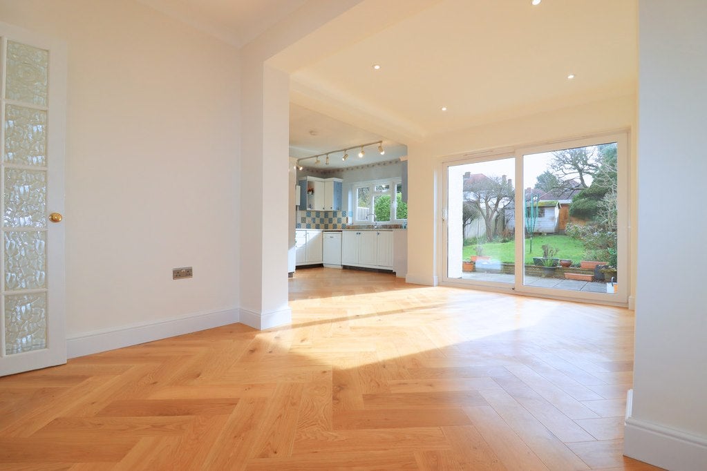 House Norton Avenue in Greater London