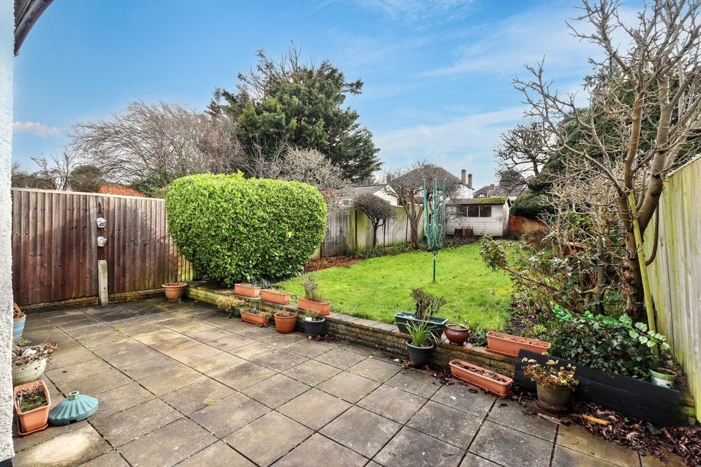 House Norton Avenue in Greater London