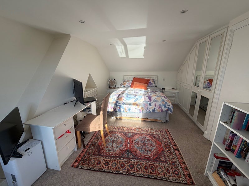 Room Bowfell Road in Greater London