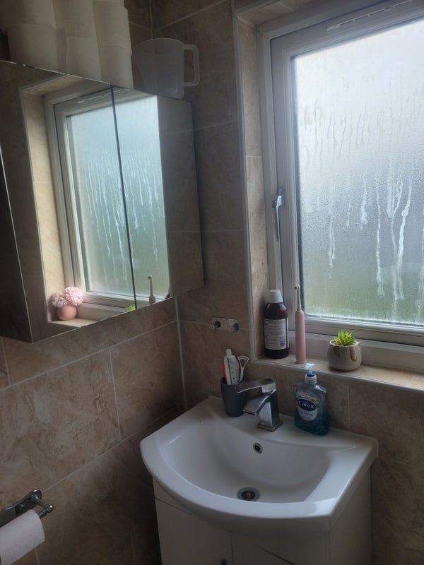 Room Chartham Road in Greater London