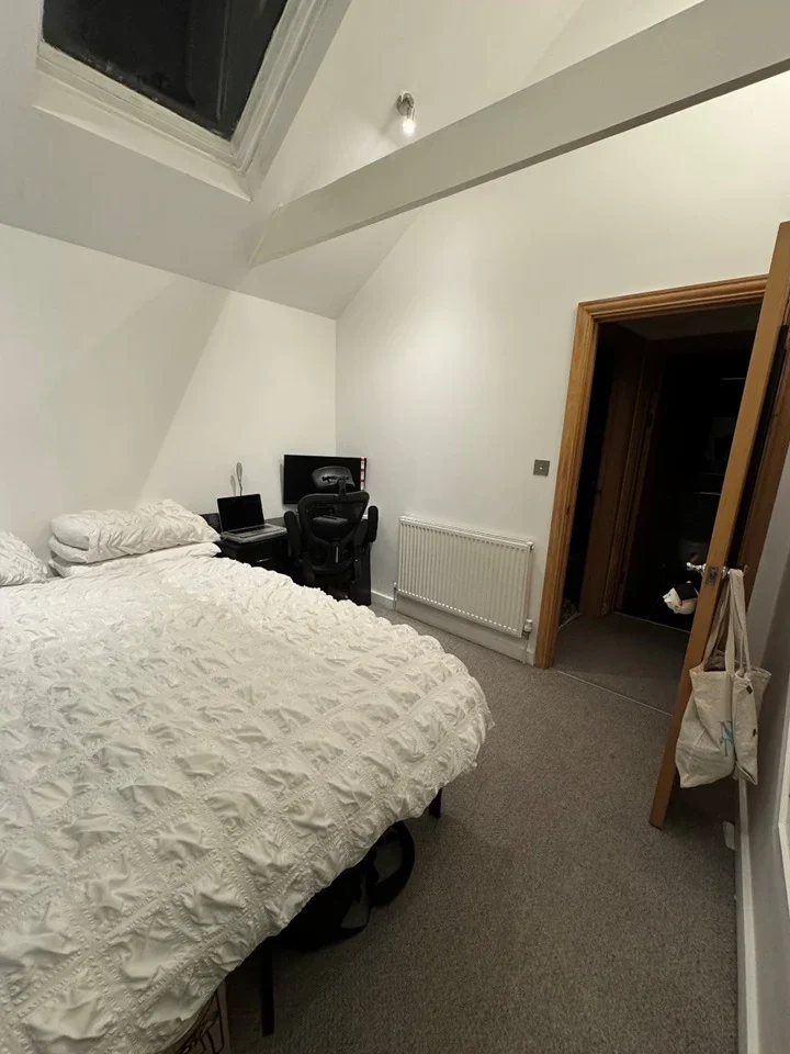 Flat Ford's Place in Greater London