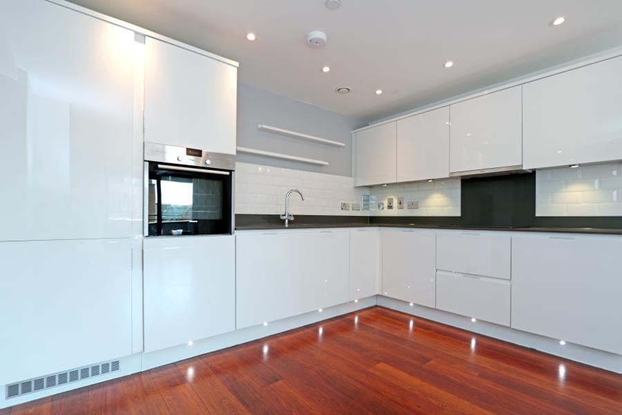 Flat St Mary's Road in Greater London